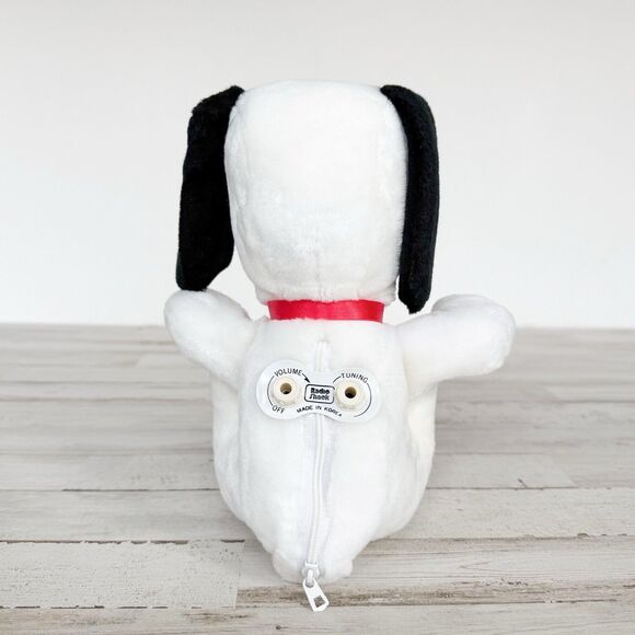 Vintage 80s SNOOPY Radio Shack AM Transistor Radio Plush Dog Peanuts Korea WORKS - Picture 7 of 13